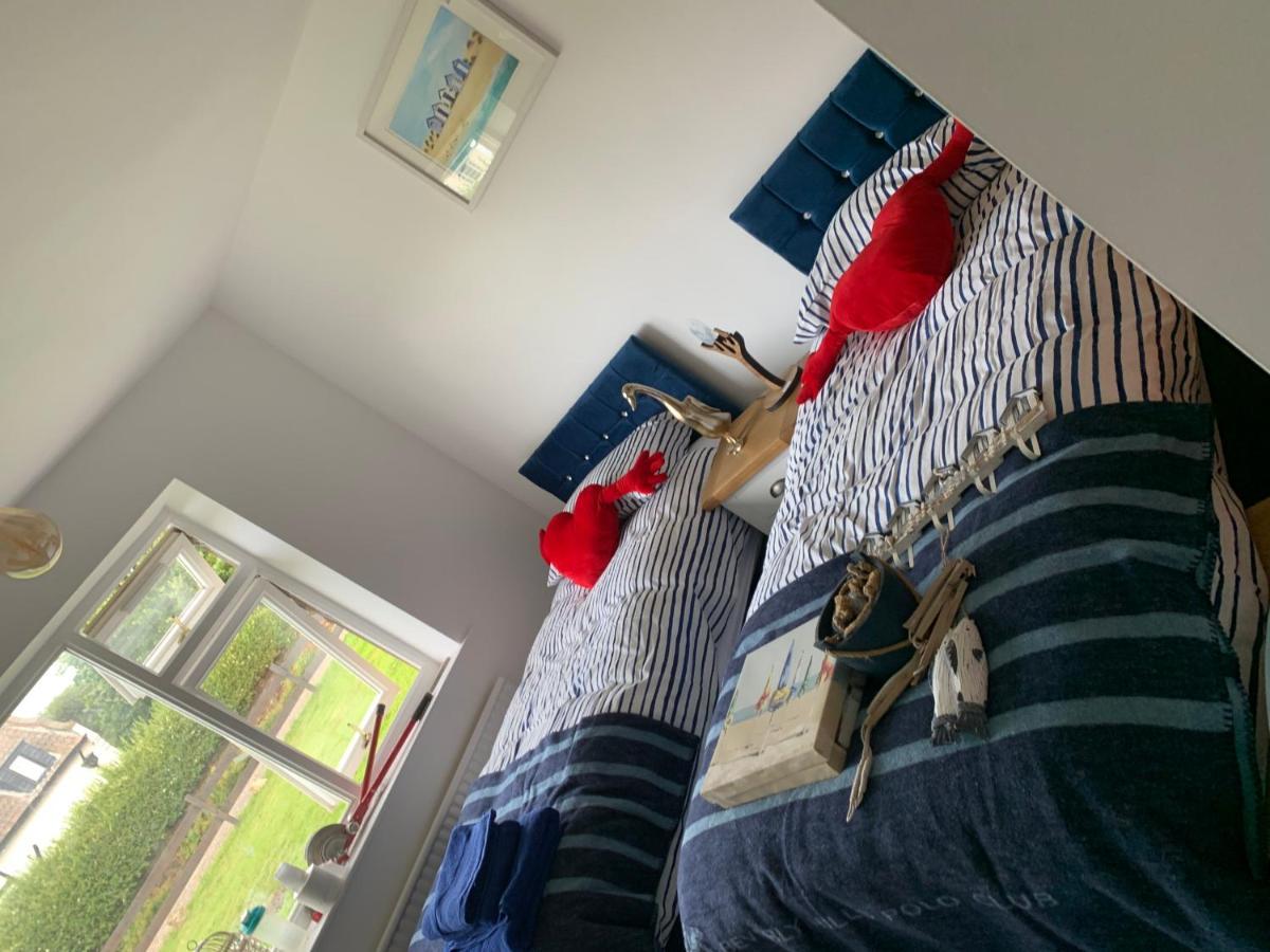 Shore Lodge. 4 Bed Bungalow Only Mtrs From The Beach. Sleeps 8 Sutton-on-Sea Eksteriør bilde