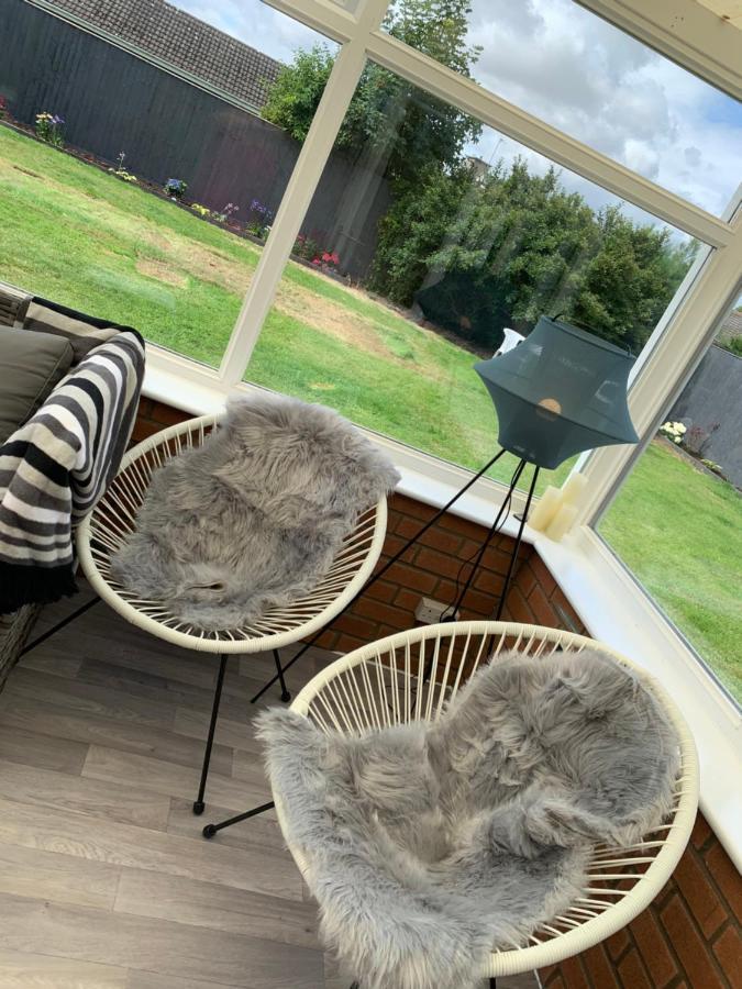 Shore Lodge. 4 Bed Bungalow Only Mtrs From The Beach. Sleeps 8 Sutton-on-Sea Eksteriør bilde