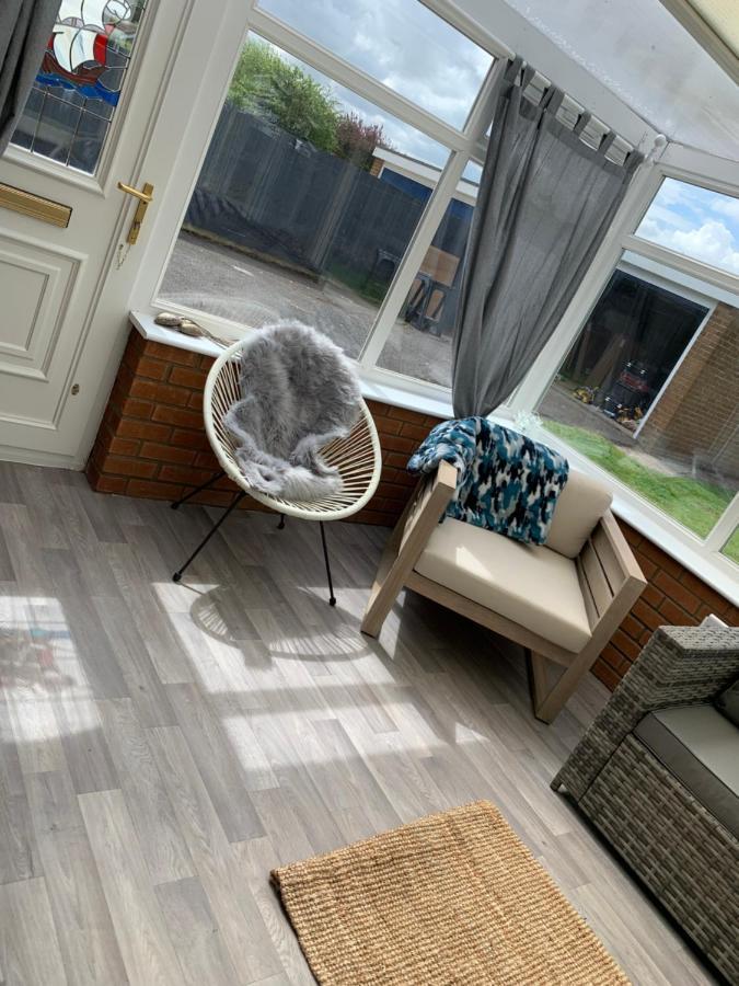 Shore Lodge. 4 Bed Bungalow Only Mtrs From The Beach. Sleeps 8 Sutton-on-Sea Eksteriør bilde