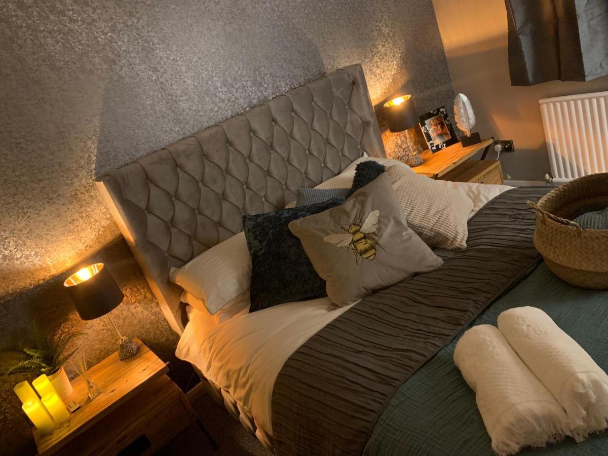 Shore Lodge. 4 Bed Bungalow Only Mtrs From The Beach. Sleeps 8 Sutton-on-Sea Eksteriør bilde