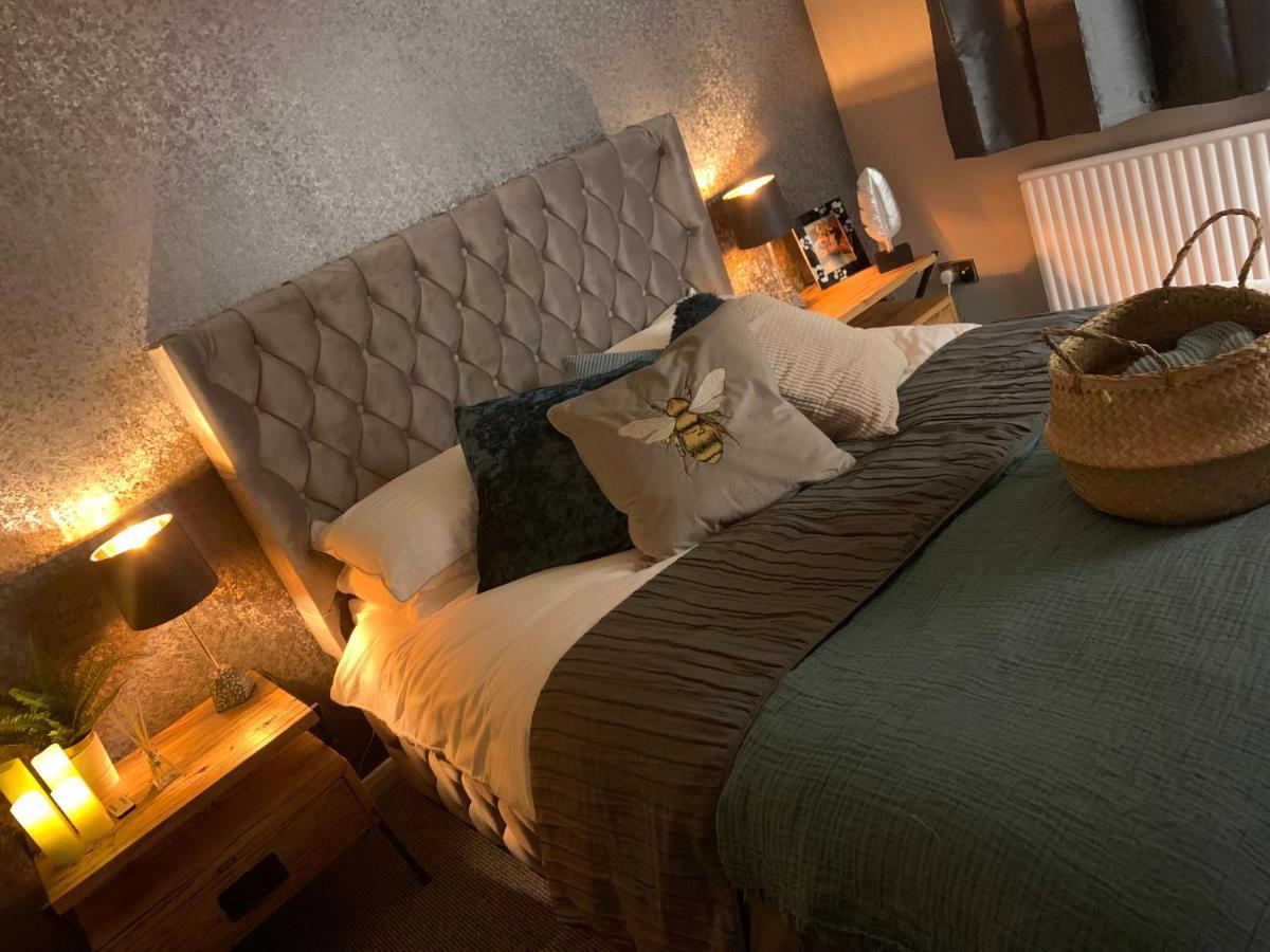 Shore Lodge. 4 Bed Bungalow Only Mtrs From The Beach. Sleeps 8 Sutton-on-Sea Eksteriør bilde